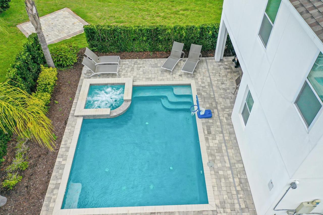 7 Bdr Family Themed With Mario Games And Free Pool Heat Holiday home Orlando
