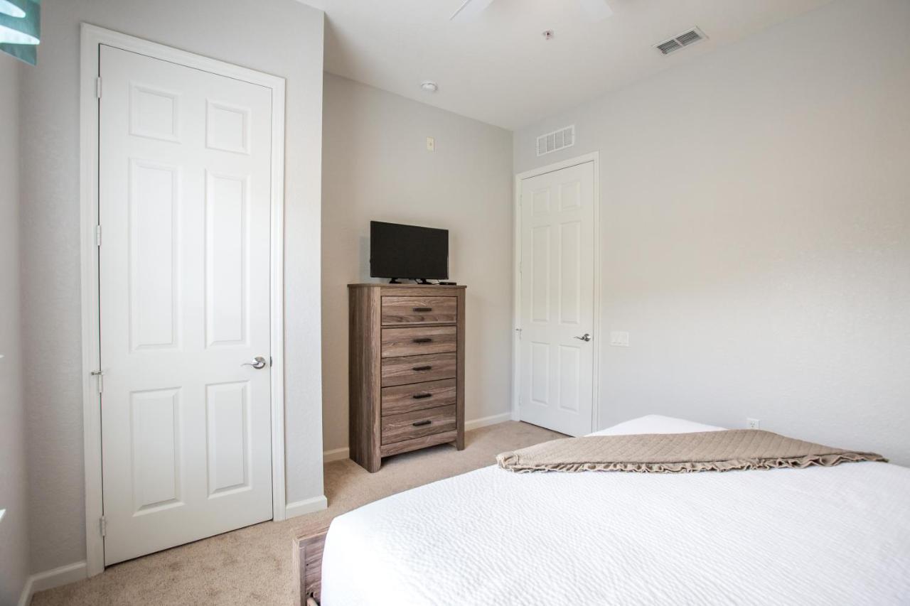 Amazing Lakeview W Free Access *