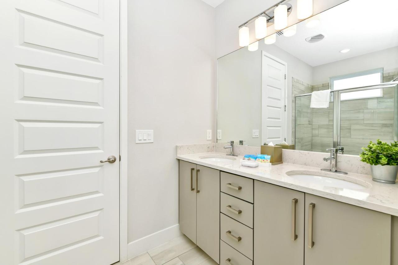 Modern House By Rentyl Near With Private Pool & Amenities - 393s * Orlando