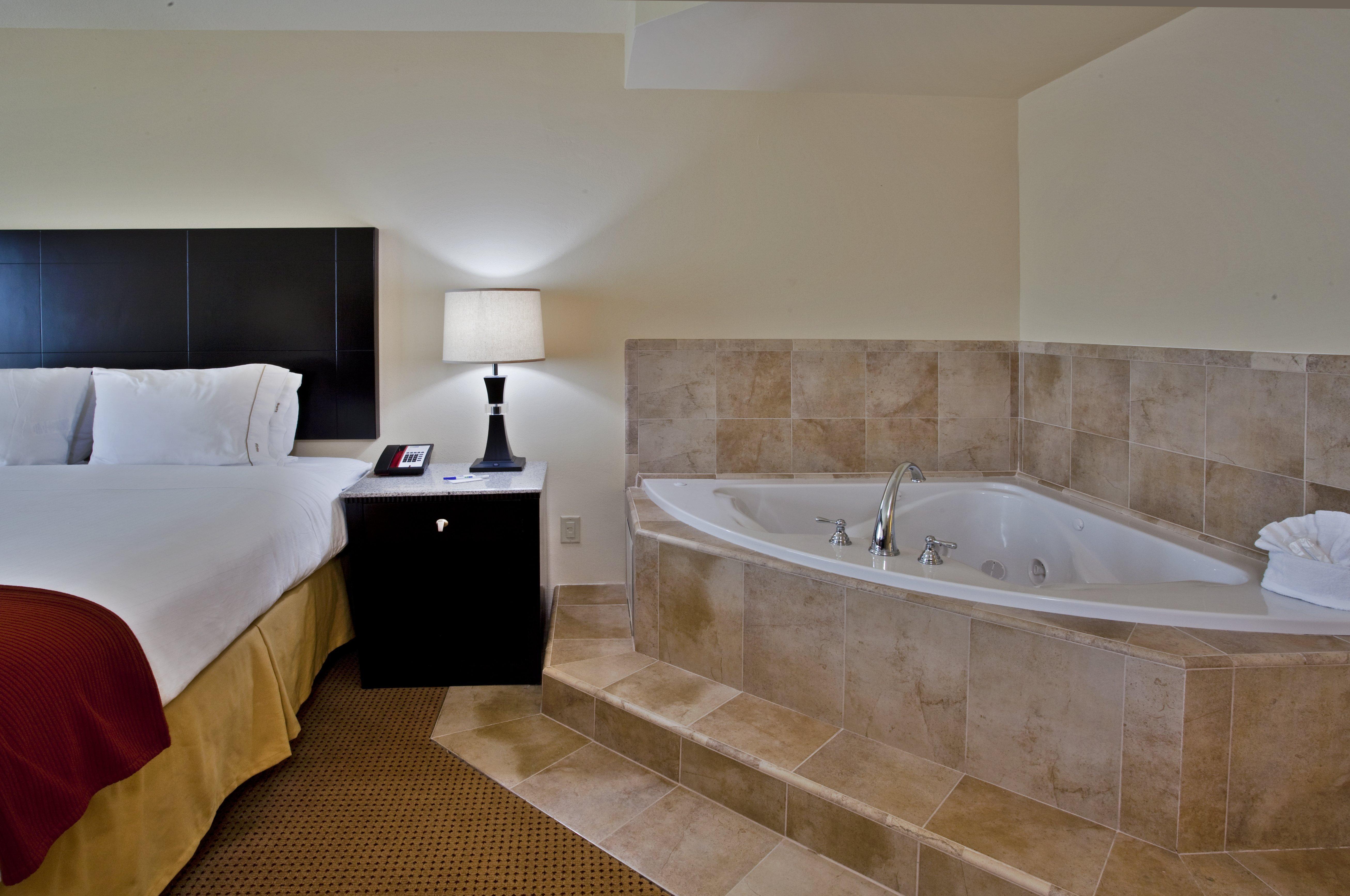 Express-international Drive By Ihg Hotel 3*
