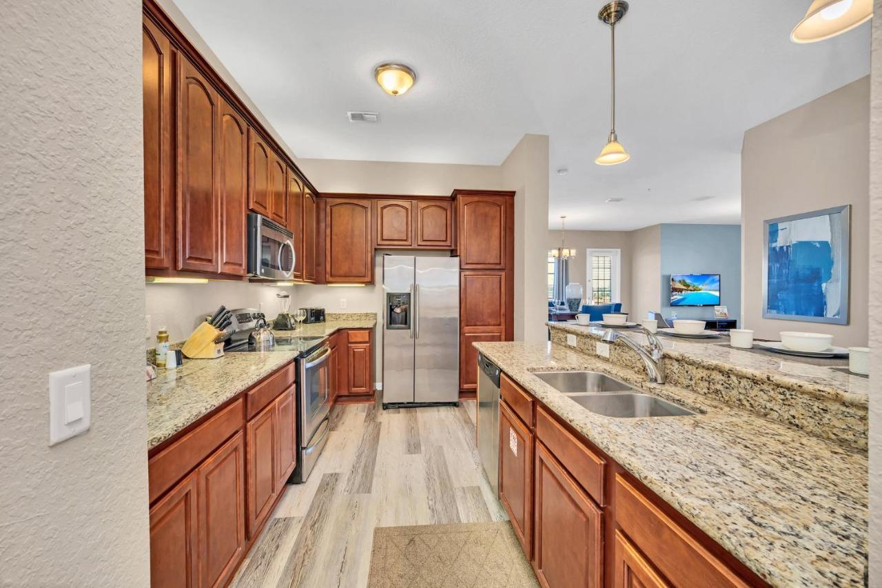 Lakeview Directly Next To Pool Near Wdw Orlando