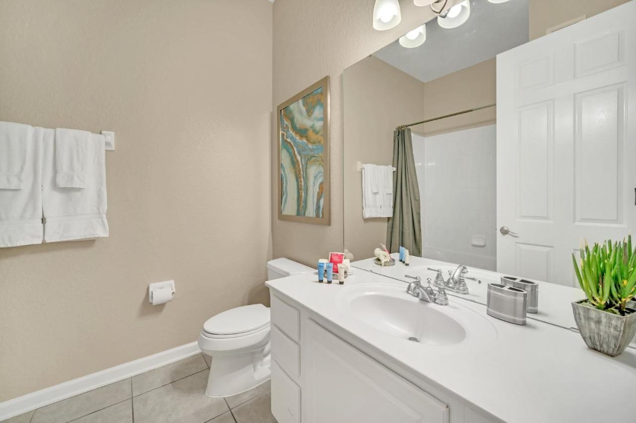 Lakeview Directly Next To Pool Near Wdw Apartment *