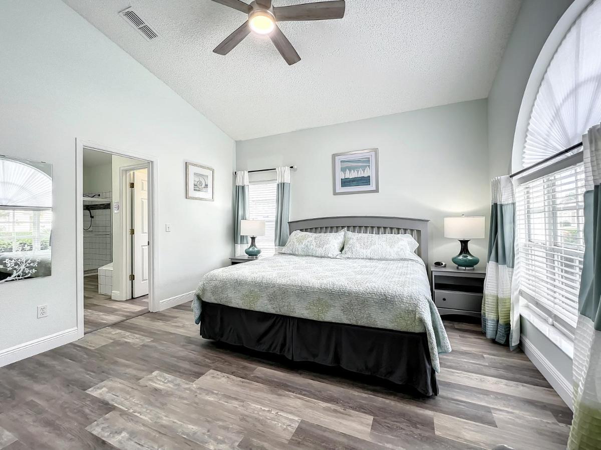 Glenbrook Lakefront Poolspa Vacation Holiday home *