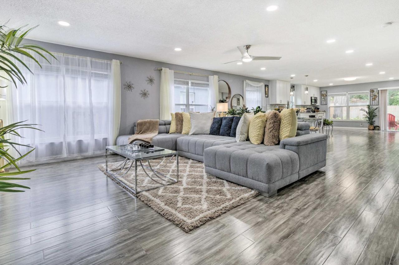 Chic Family Getaway With Fenced Yard! Holiday home Orlando