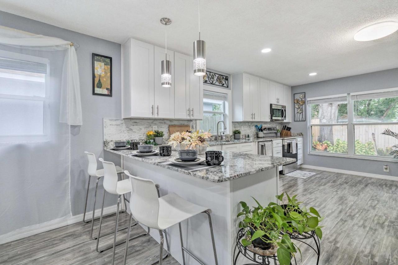 Chic Family Getaway With Fenced Yard! Orlando