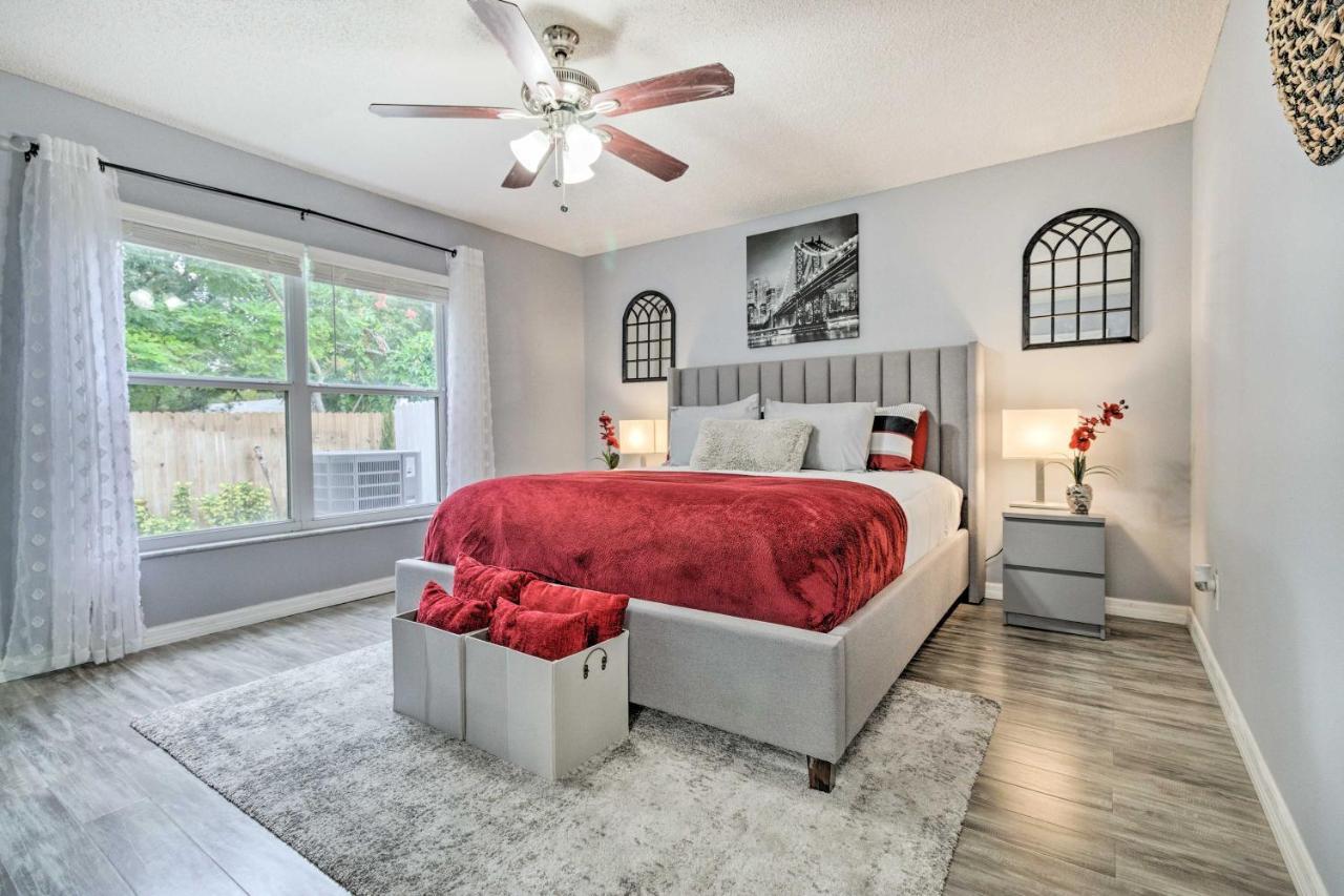 Chic Family Getaway With Fenced Yard! Orlando