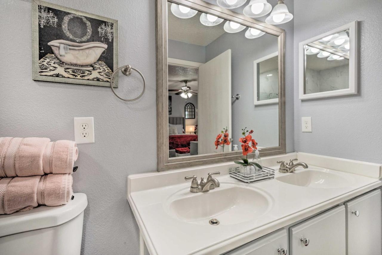 Chic Family Getaway With Fenced Yard!