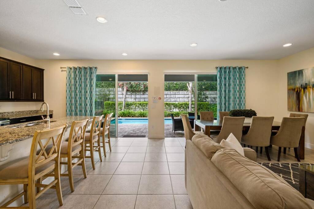 Luxurious Encore 10 Min Inc/waterpark Holiday home Orlando
