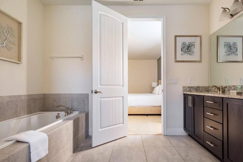 Luxurious Encore 10 Min Inc/waterpark *