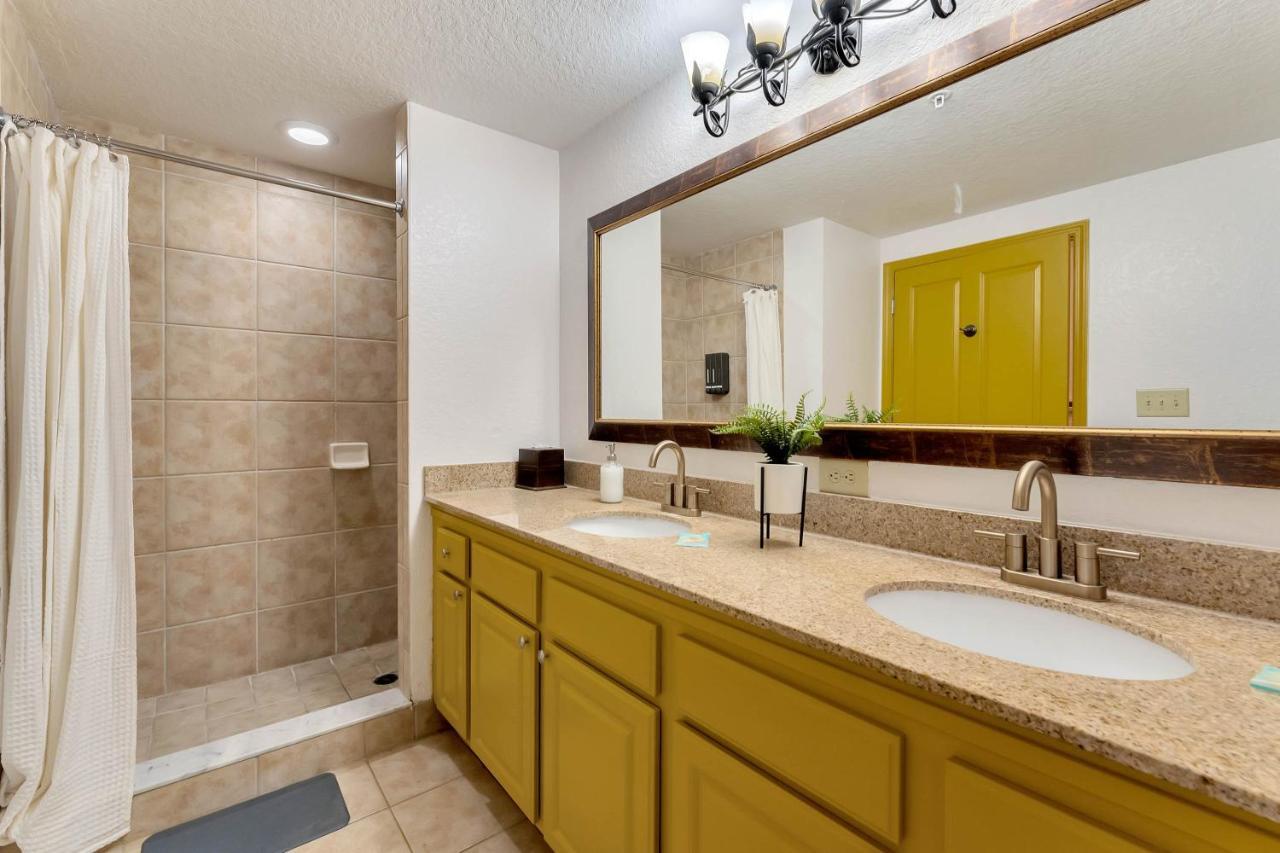 Designer Corner 3br/2ba -disney & Universal Apartment Orlando