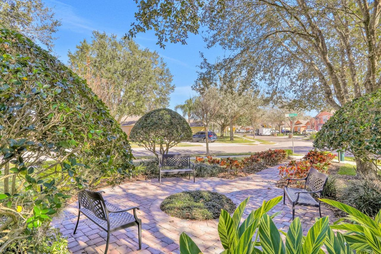 Warm Welcomes On Woodcrest Orlando