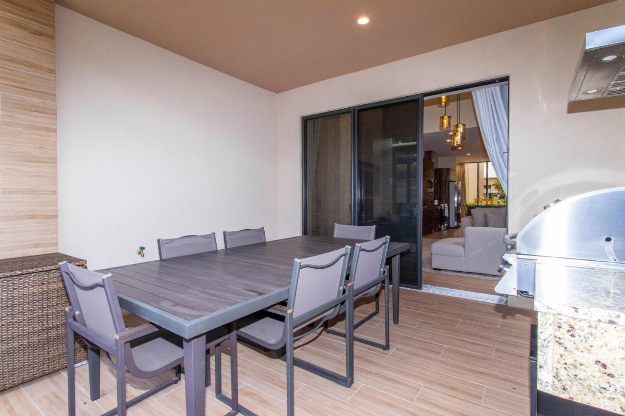 Holiday home Gorgeous 4 Bd Close To @ Magic Village Yards 3097 Orlando