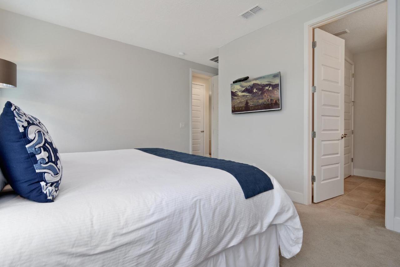 Eight Bedrooms With Pool & 481