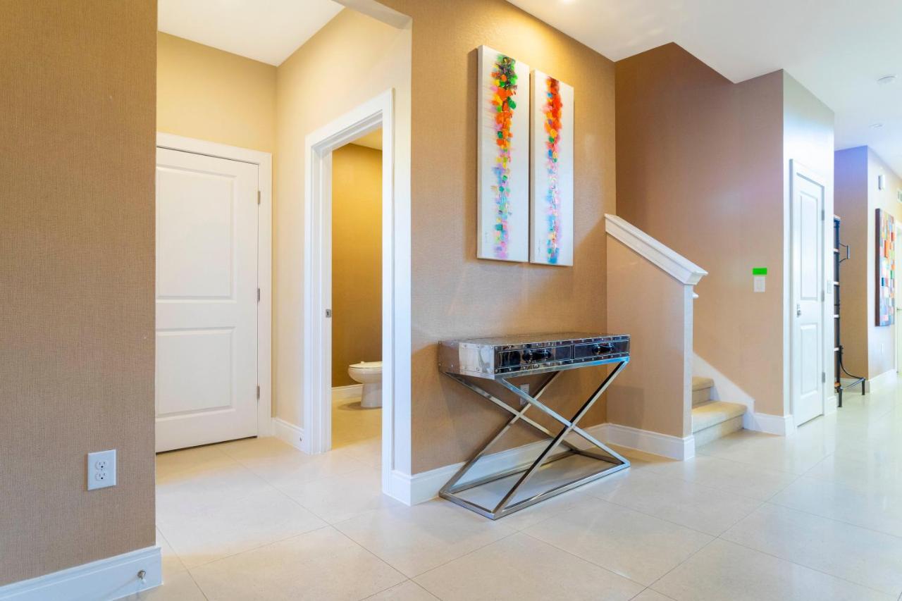 Stunning 4bd Close To @ Magic Village 7614