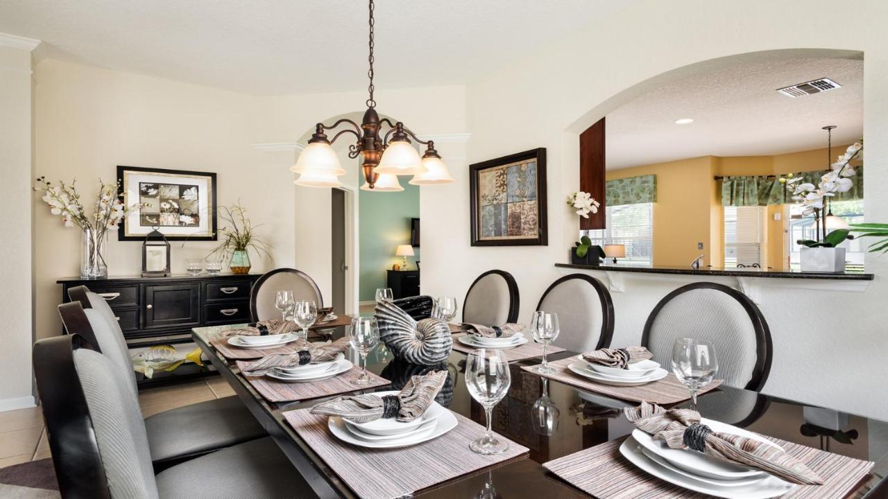 Windsor Hills - 6 Bed 4 Baths Holiday home