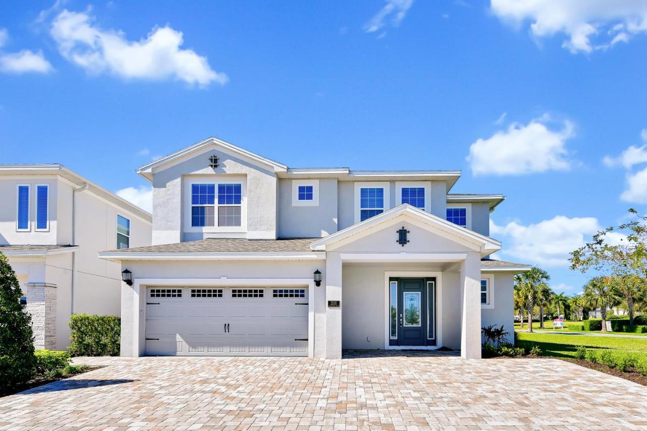 Elite With Private Pool & Amenities By Rentyl Near - 200a Holiday home *