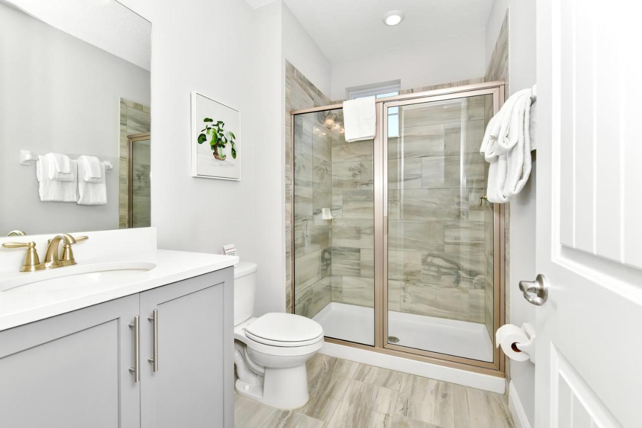 Elite With Private Pool & Amenities By Rentyl Near - 200a Holiday home Orlando