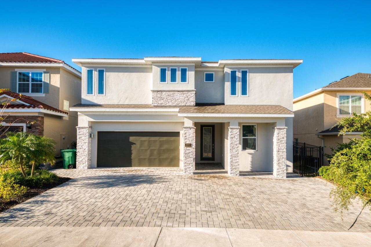 Lovely By Rentyl Near With Private Pool, Pool Table, Wet Bar & Amenities - 300f Holiday home *