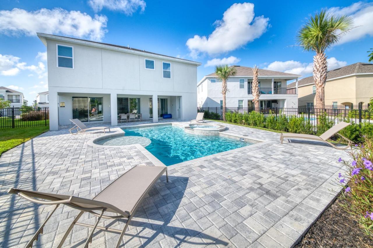 Holiday home Vibrant With Pool Table & Amenities Near By Rentyl - 7707g Orlando