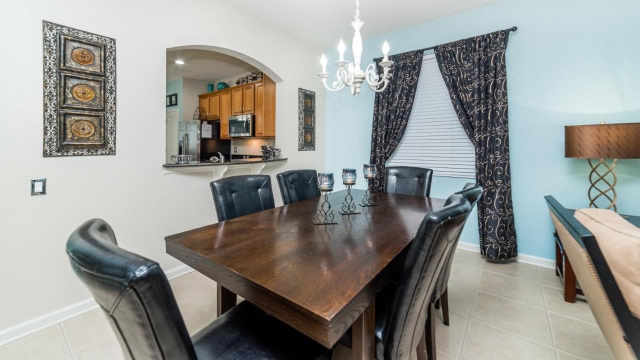 Windsor Hills - 6 Bed 5 Baths