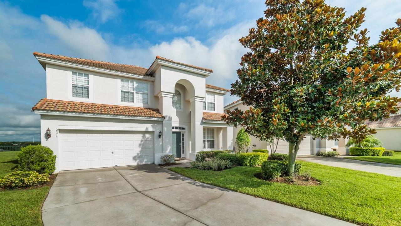 Windsor Hills - 6 Bed 5 Baths
