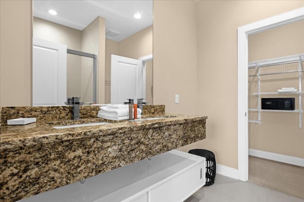 3 Bedroom- 3,5 Bathroom- Magic Village 7657 As
