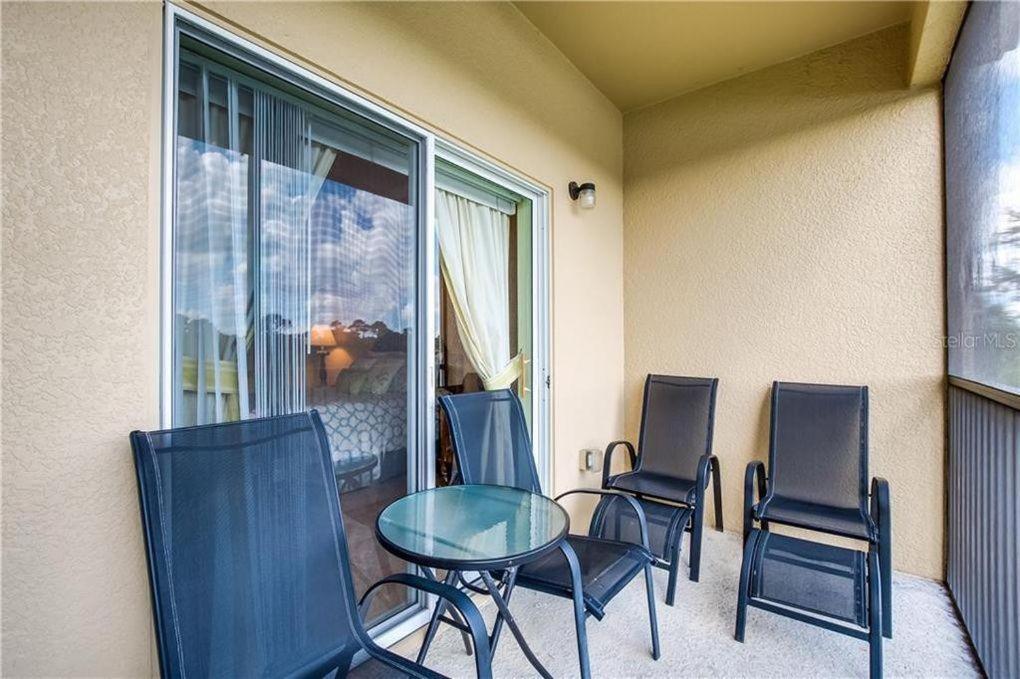 3 Bedrooms Townhome Gated 5 Minutes From * Orlando