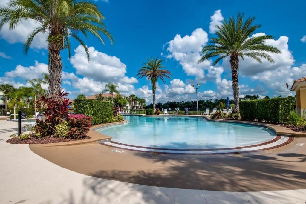 3 Bedrooms Townhome Gated 5 Minutes From
