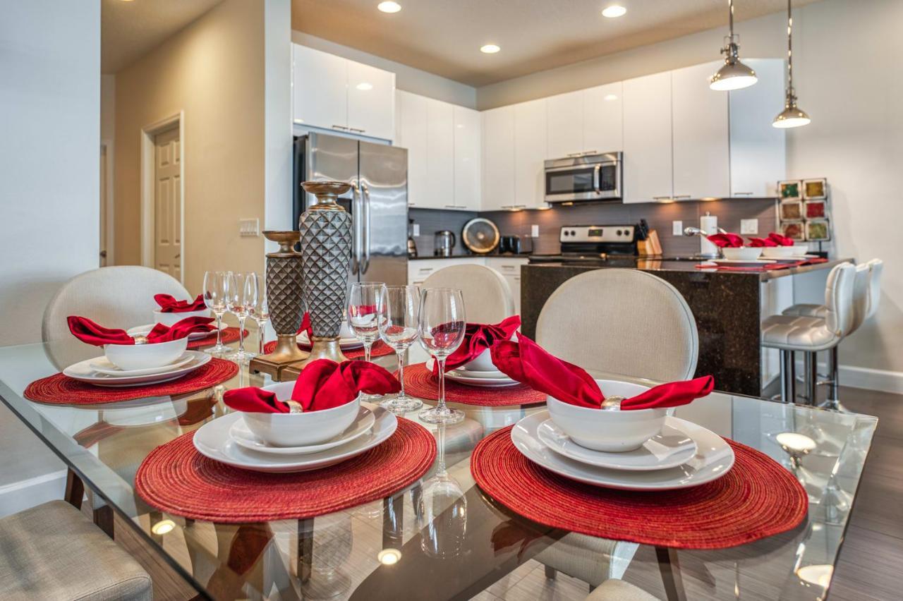 Amazing With Private Pool Near
