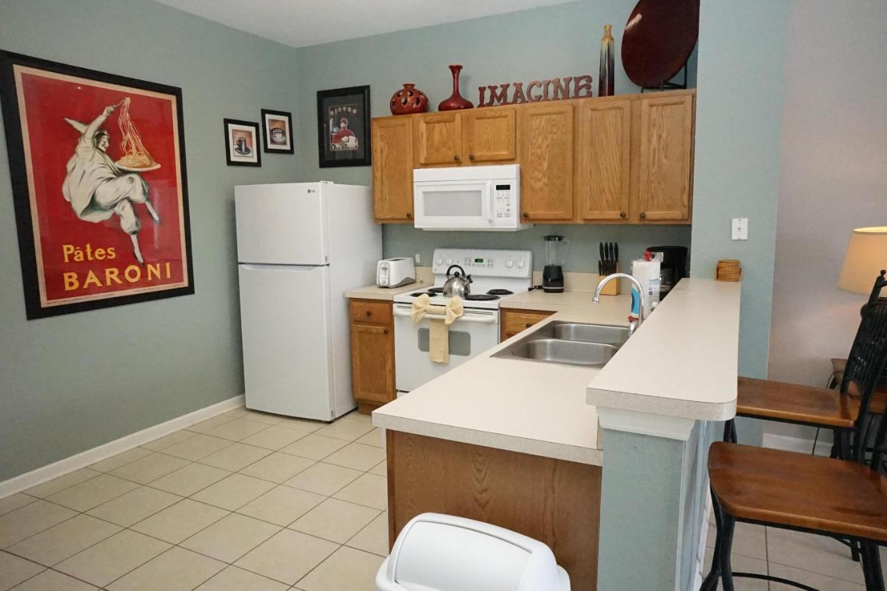Windsor Hills End Unit, South Facing Pool 7666!