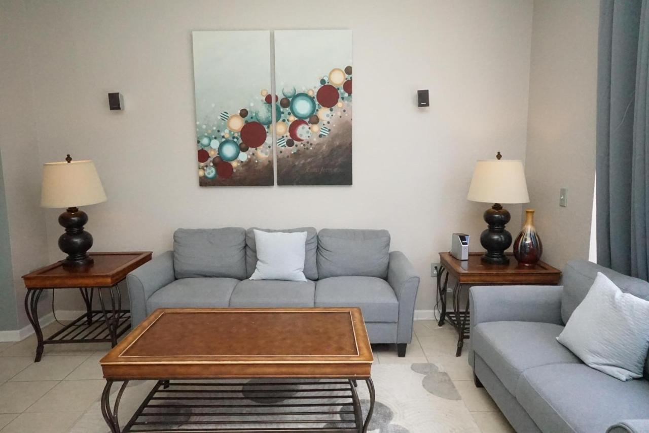 Windsor Hills End Unit, South Facing Pool 7666!