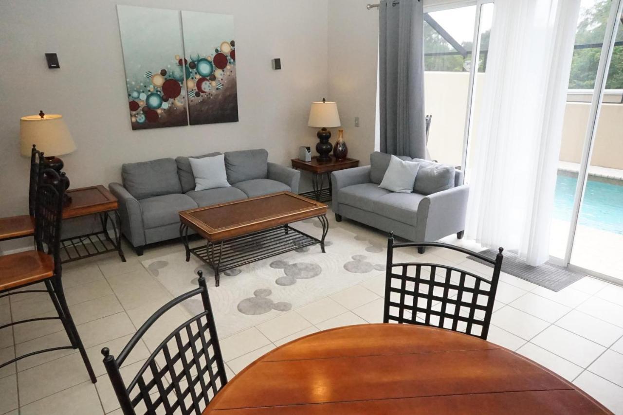 Holiday home Windsor Hills End Unit, South Facing Pool 7666!