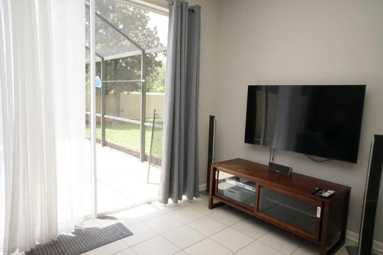 Windsor Hills End Unit, South Facing Pool 7666! *