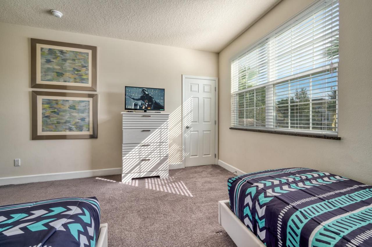 Amazing With Private Pool Near *