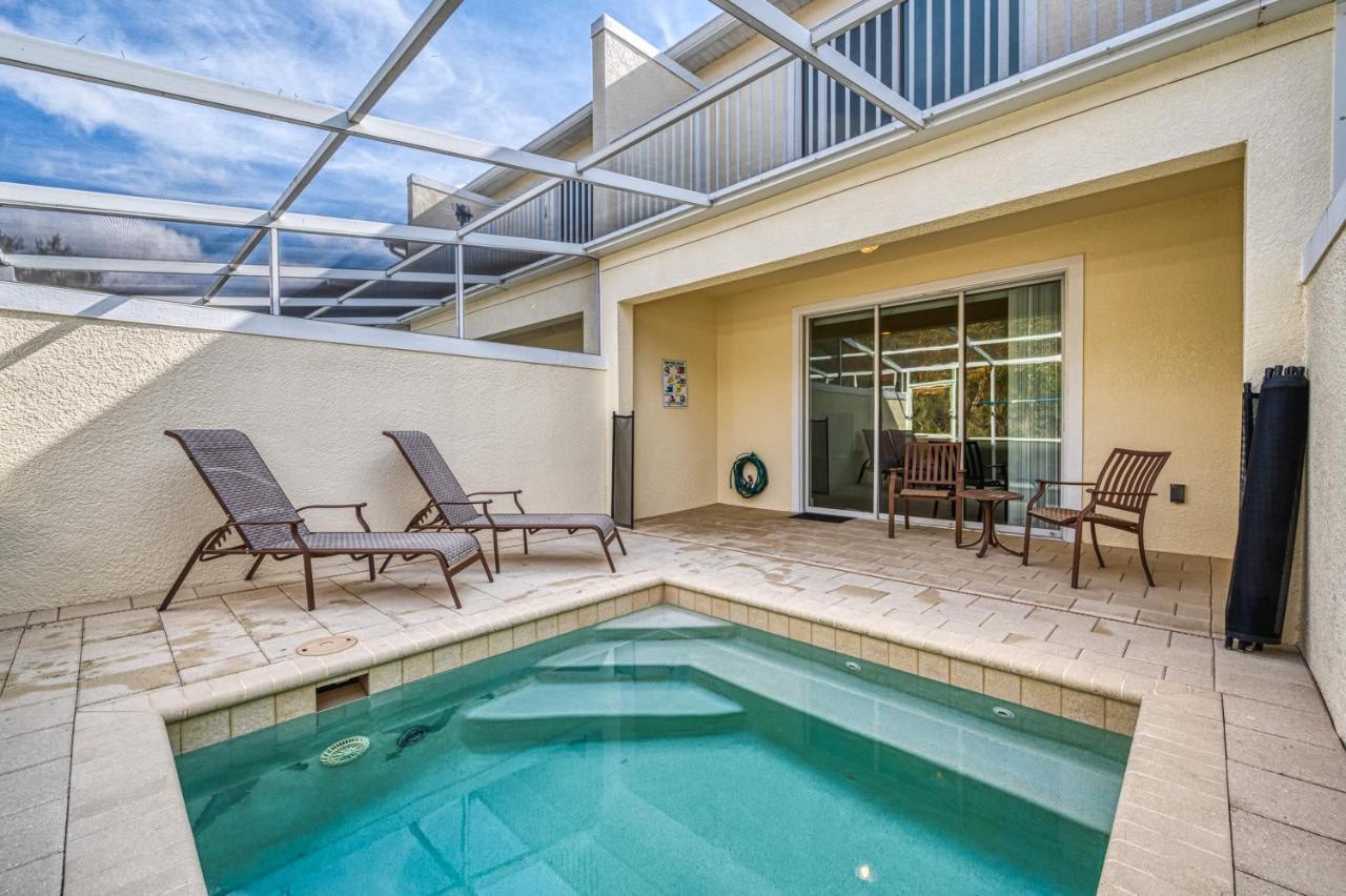 Amazing With Private Pool Near Inn *