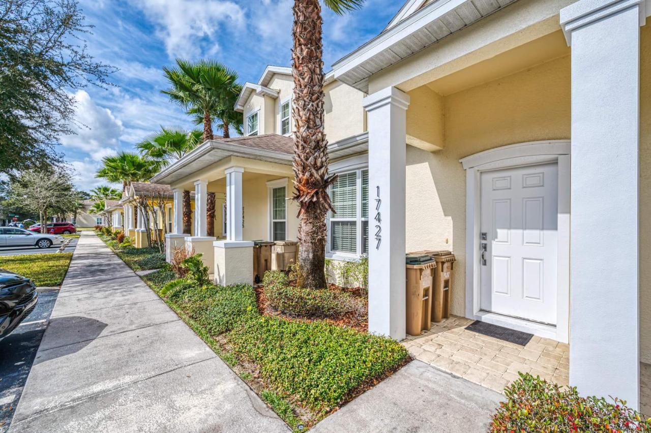 Amazing With Private Pool Near Inn *