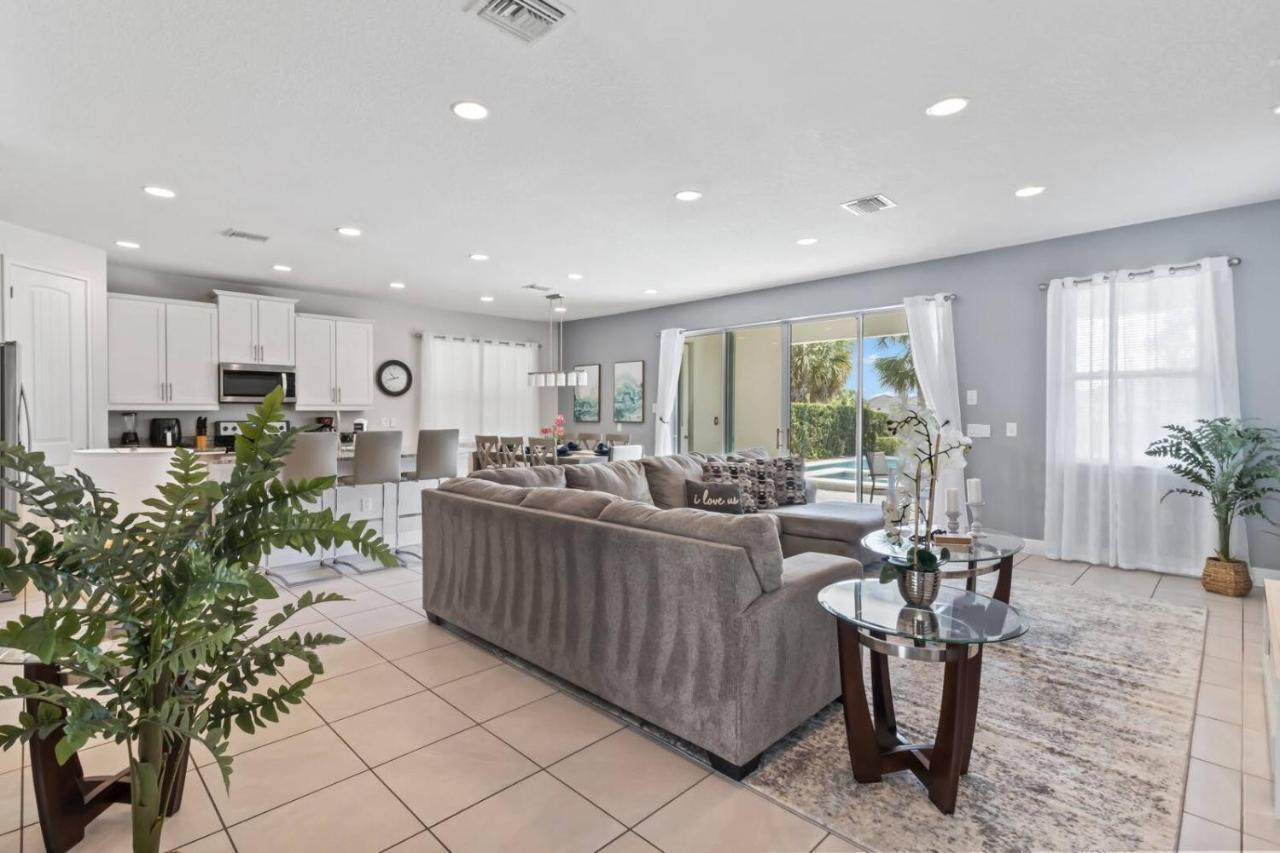 Holiday home 7426 Encore - 5 Bedroom 45 Baths