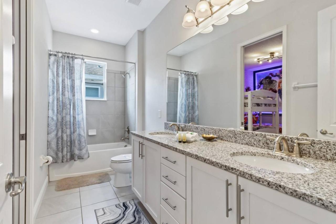 7426 Encore - 5 Bedroom 45 Baths