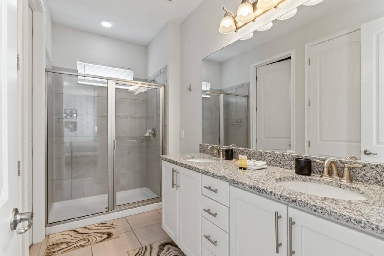 7426 Encore - 5 Bedroom 45 Baths