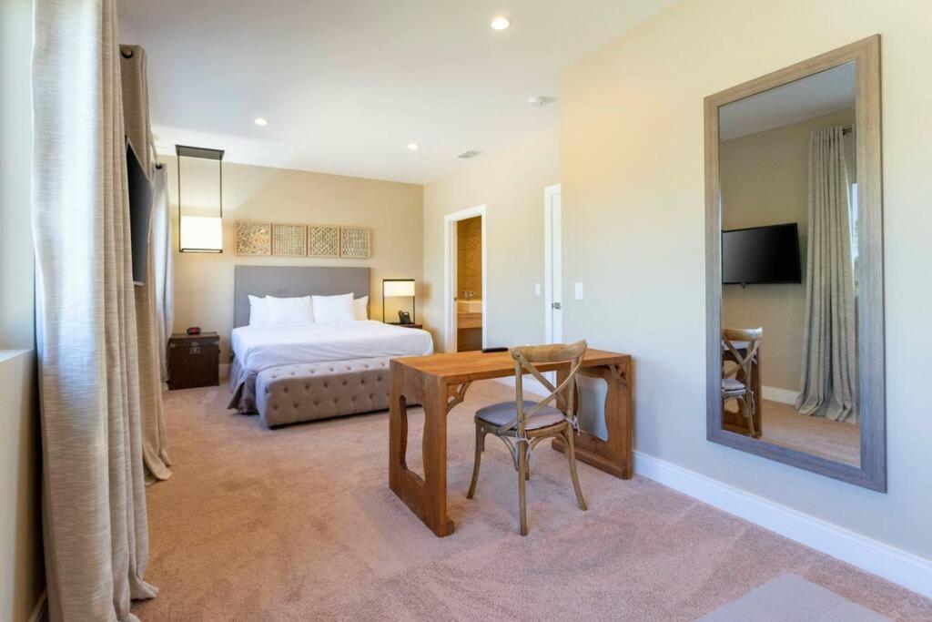 Modern And Luxury 4 Close To 7544
