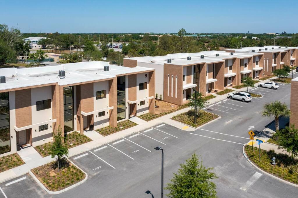 Modern And Luxury 4 Close To 7544 Holiday home