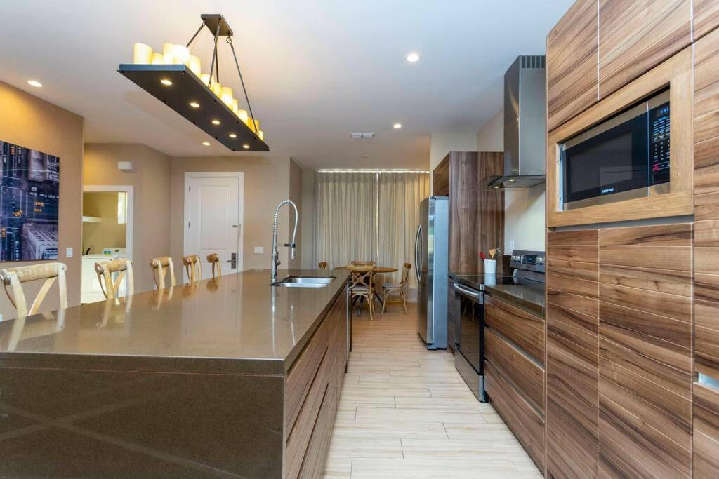 Modern And Luxury 4 Close To 7544 Holiday home Orlando