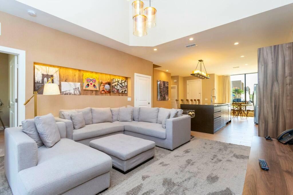 Modern And Luxury 4 Close To 7544 Holiday home *
