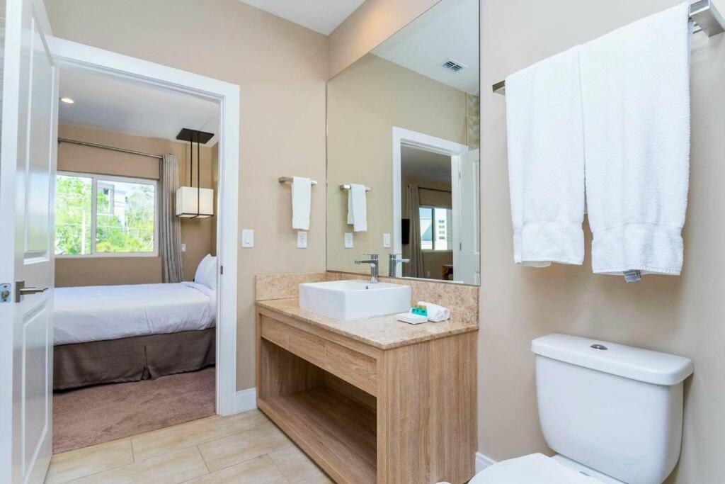 Modern And Luxury 4 Close To 7544 Holiday home