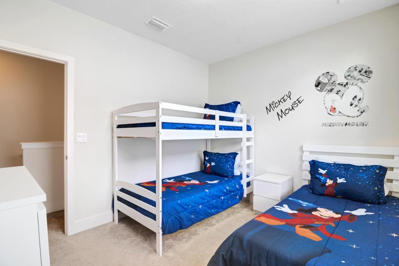 Modern Townhouse Near With Heated Pool Orlando