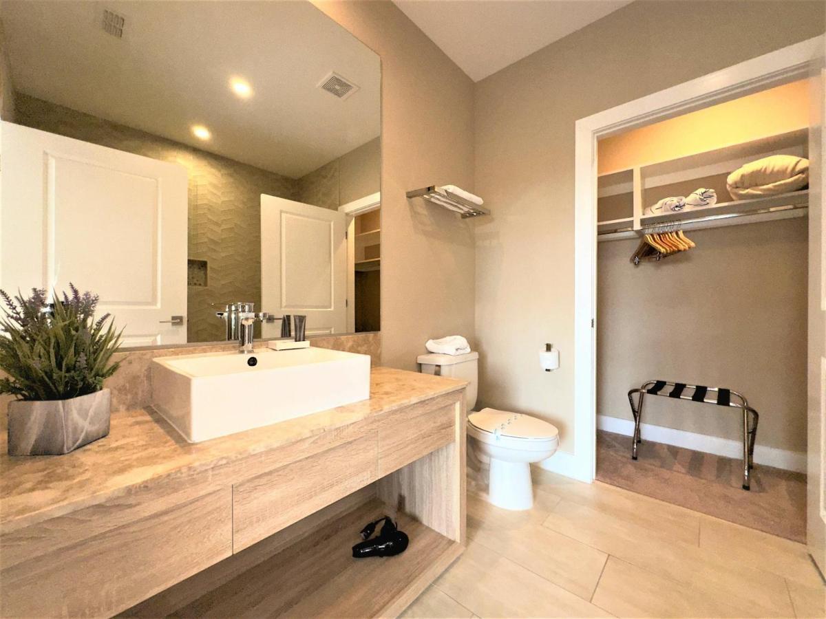Sophisticated 4 En Suites W Private Hot Tub & Bb *
