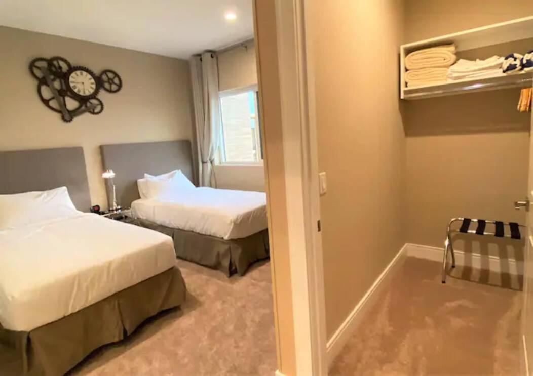 Holiday home Sophisticated 4 En Suites W Private Hot Tub & Bb Orlando