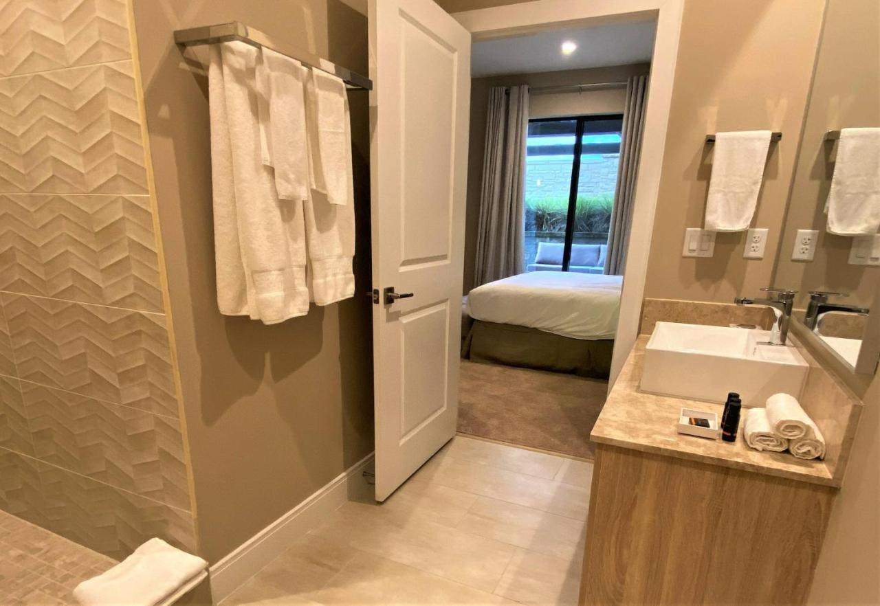 Sophisticated 4 En Suites W Private Hot Tub & Bb