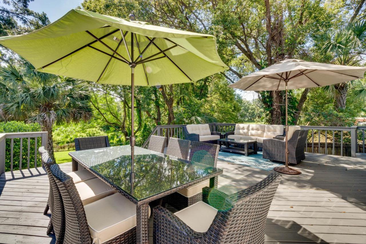 With Large Deck About 11 Mi To Universal Holiday home