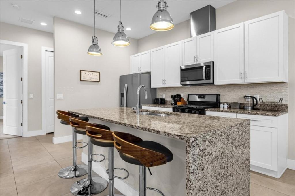 5 Bedrooms-6 Bathrooms-summerville Resort2668 Ss *